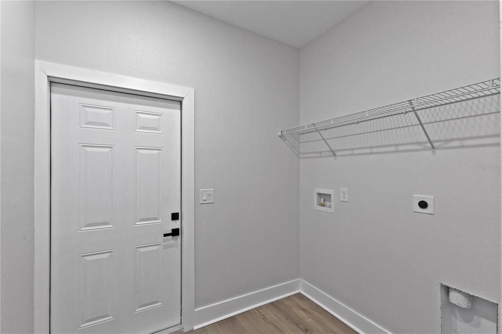 出租: $2,500 (4 贝兹, 2 浴室, 1648 平方英尺)