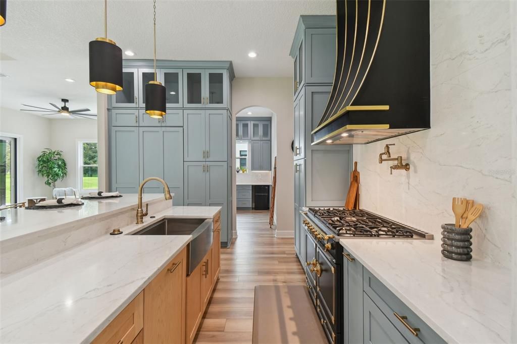 На продажу: $2,250,000 (5 спален, 5 ванн, 4571 Квадратных фут)