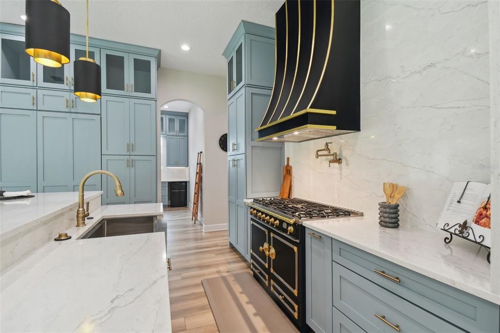 На продажу: $2,250,000 (5 спален, 5 ванн, 4571 Квадратных фут)