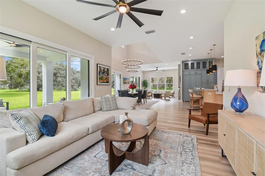 На продажу: $2,250,000 (5 спален, 5 ванн, 4571 Квадратных фут)