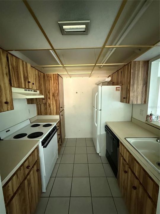 В аренду: $1,200 (2 спален, 1 ванн, 900 Квадратных фут)