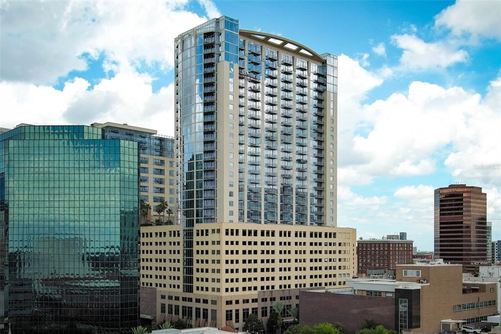 For Sale: $355,000 (2 beds, 2 baths, 1261 Square Feet)