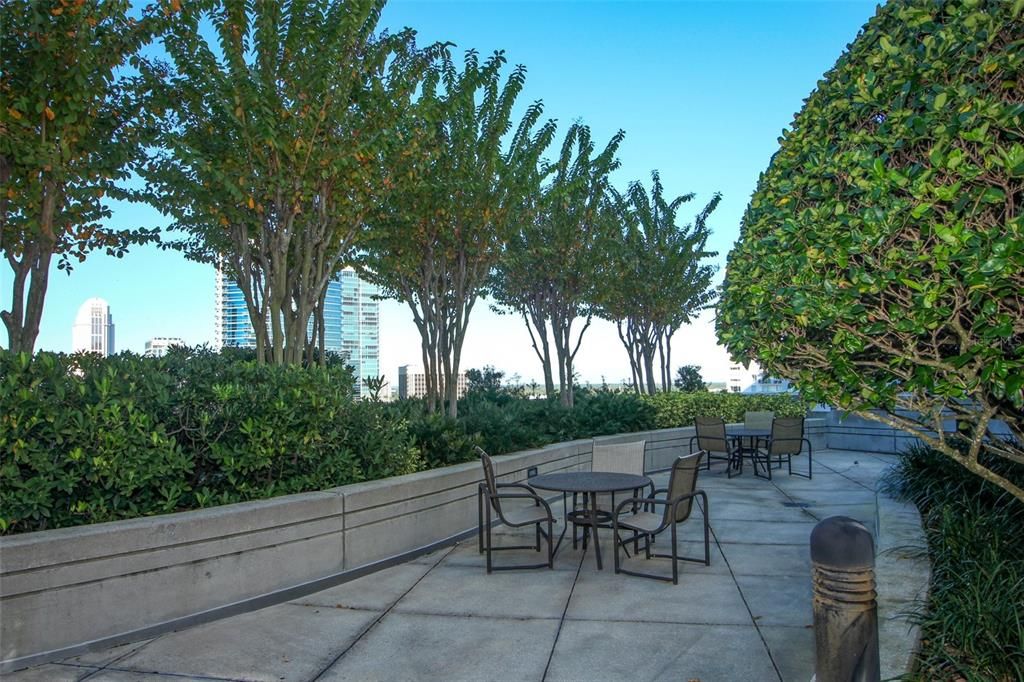 For Sale: $355,000 (2 beds, 2 baths, 1261 Square Feet)