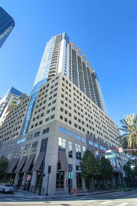 For Sale: $355,000 (2 beds, 2 baths, 1261 Square Feet)