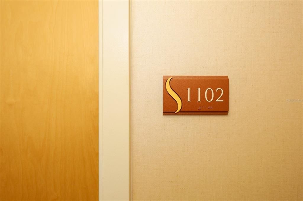 For Sale: $355,000 (2 beds, 2 baths, 1261 Square Feet)