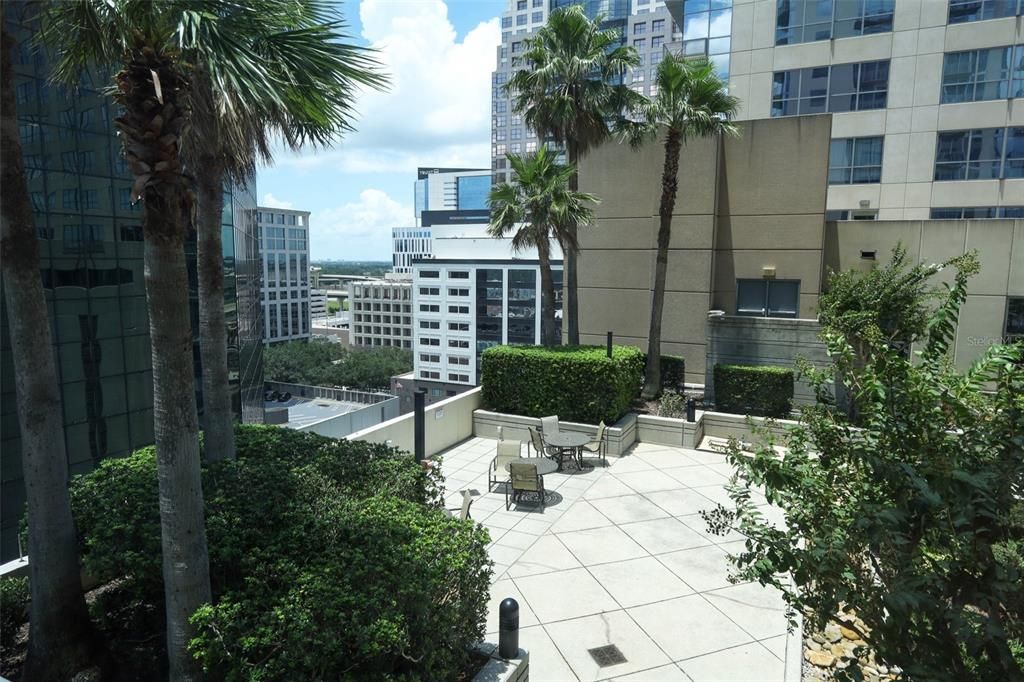 For Sale: $355,000 (2 beds, 2 baths, 1261 Square Feet)