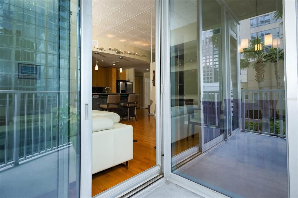 For Sale: $355,000 (2 beds, 2 baths, 1261 Square Feet)