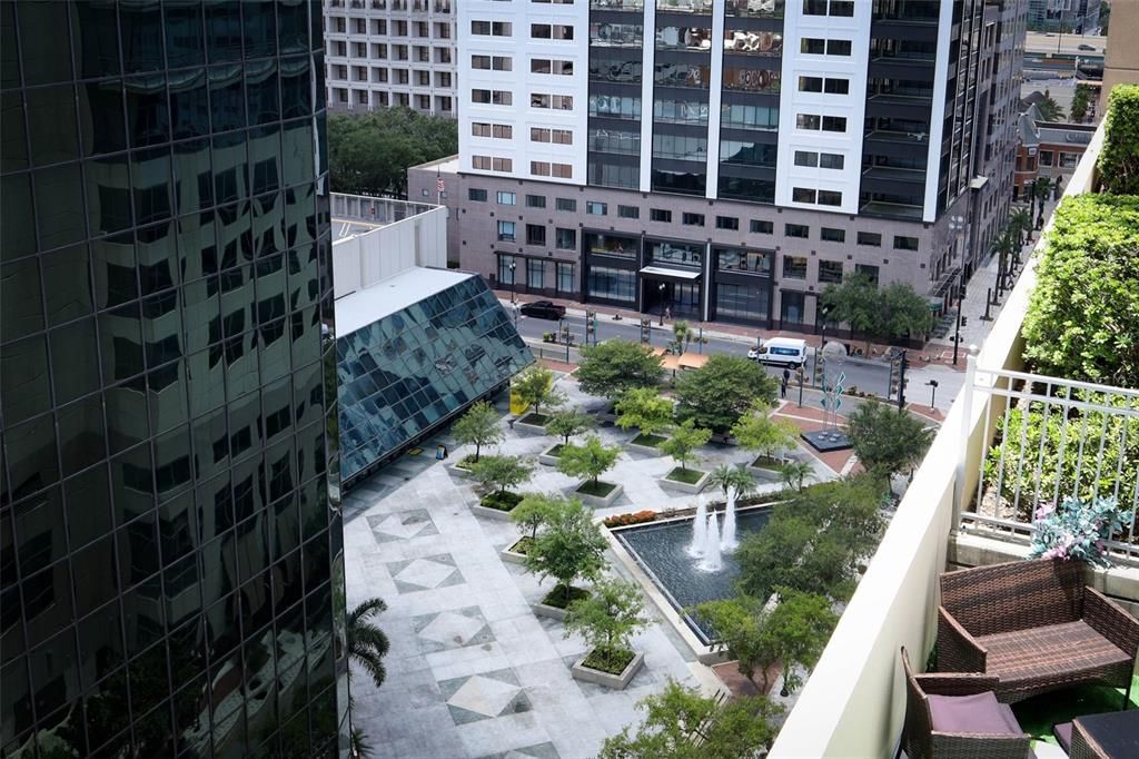 For Sale: $355,000 (2 beds, 2 baths, 1261 Square Feet)