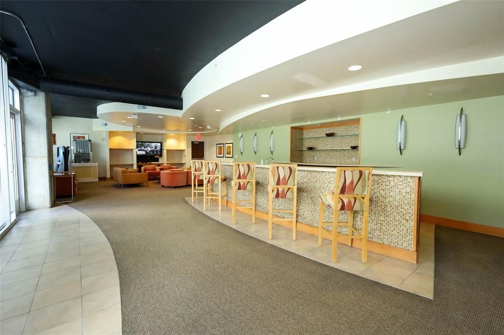 For Sale: $355,000 (2 beds, 2 baths, 1261 Square Feet)