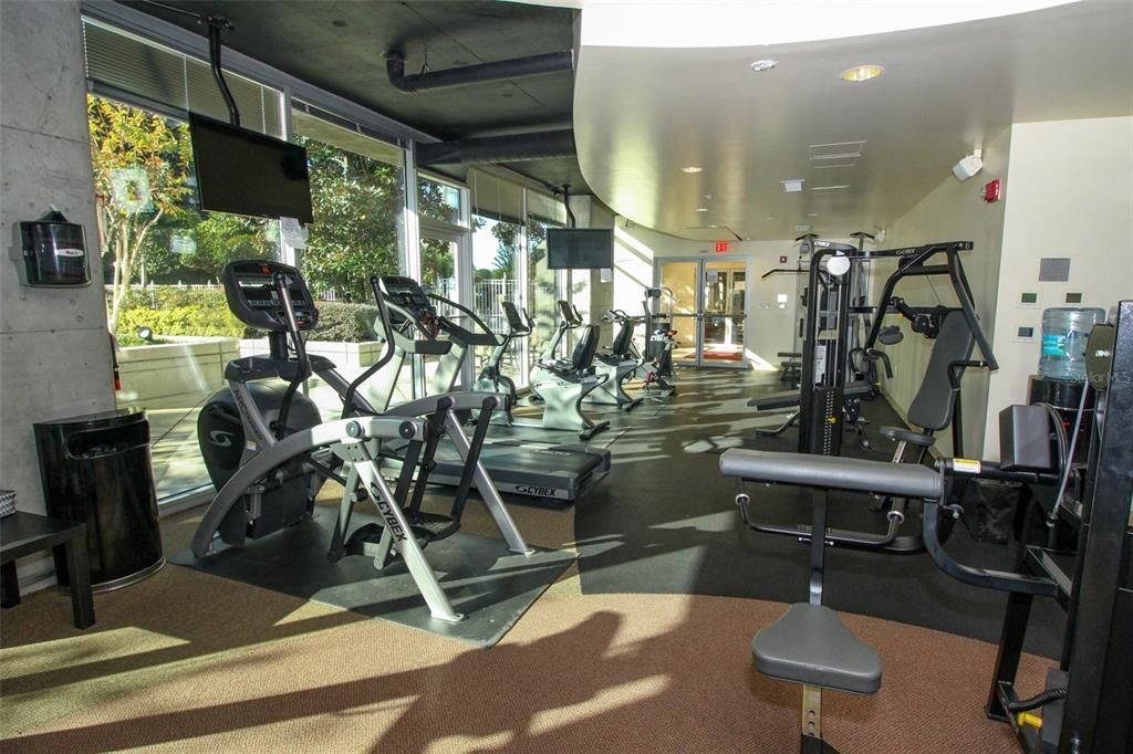 For Sale: $355,000 (2 beds, 2 baths, 1261 Square Feet)