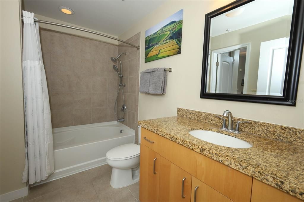 For Sale: $355,000 (2 beds, 2 baths, 1261 Square Feet)