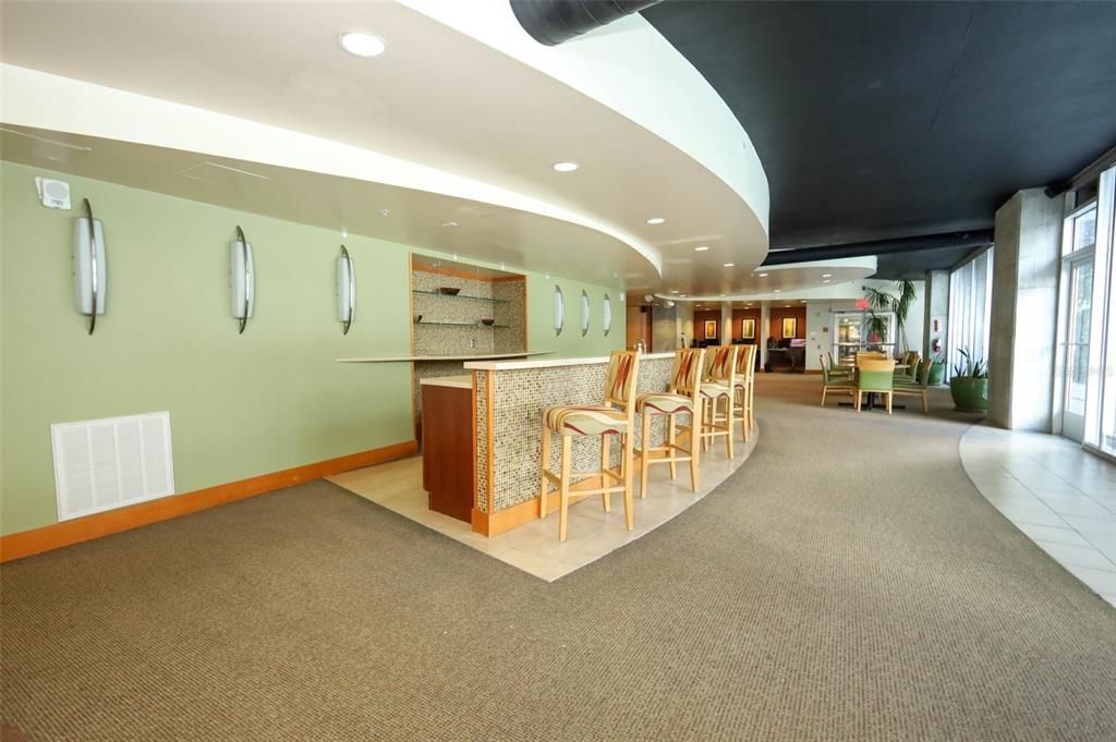 For Sale: $355,000 (2 beds, 2 baths, 1261 Square Feet)