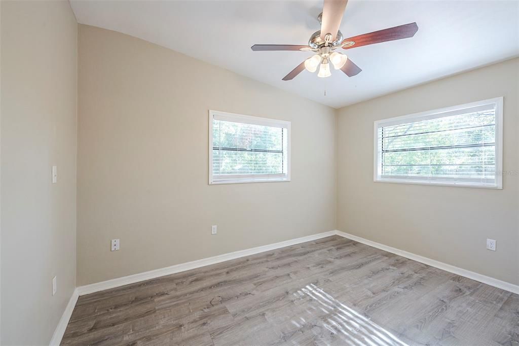 Activo con contrato: $195,000 (3 camas, 1 baños, 965 Pies cuadrados)