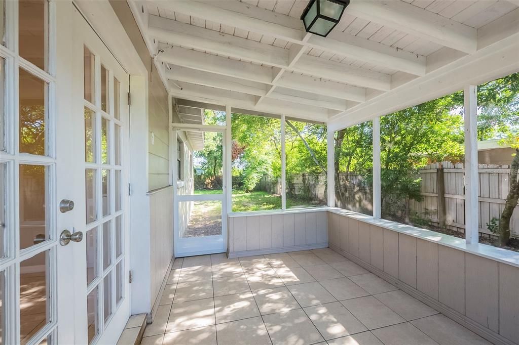 Activo con contrato: $195,000 (3 camas, 1 baños, 965 Pies cuadrados)