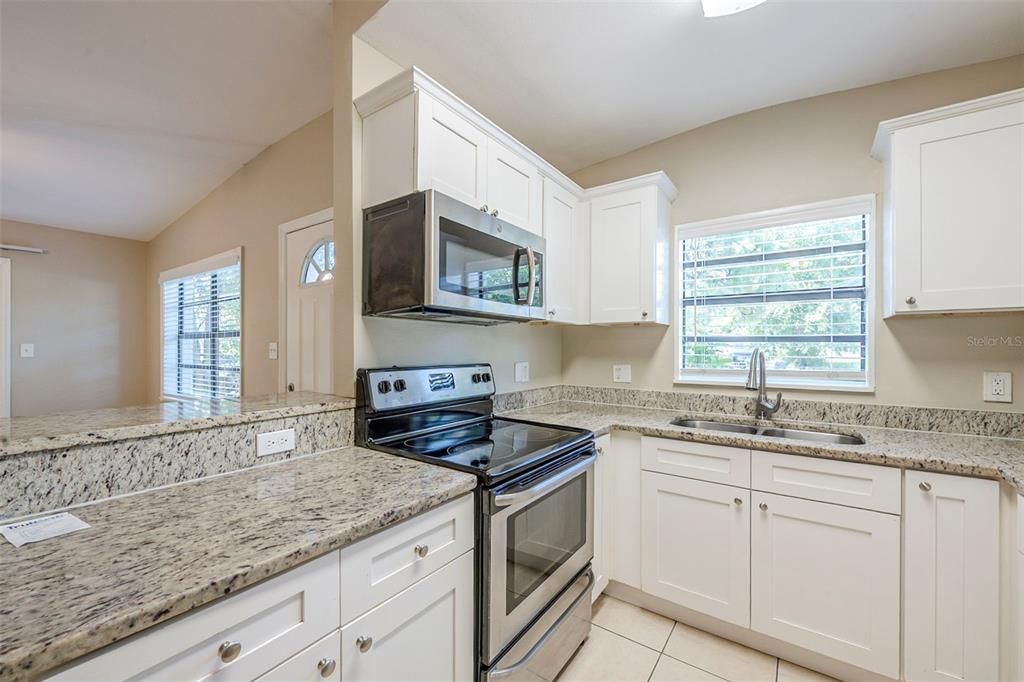 Activo con contrato: $195,000 (3 camas, 1 baños, 965 Pies cuadrados)