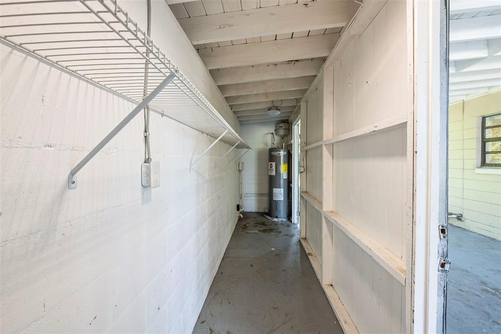 Activo con contrato: $195,000 (3 camas, 1 baños, 965 Pies cuadrados)