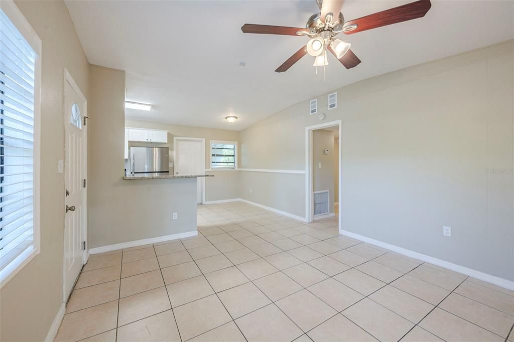 Activo con contrato: $195,000 (3 camas, 1 baños, 965 Pies cuadrados)