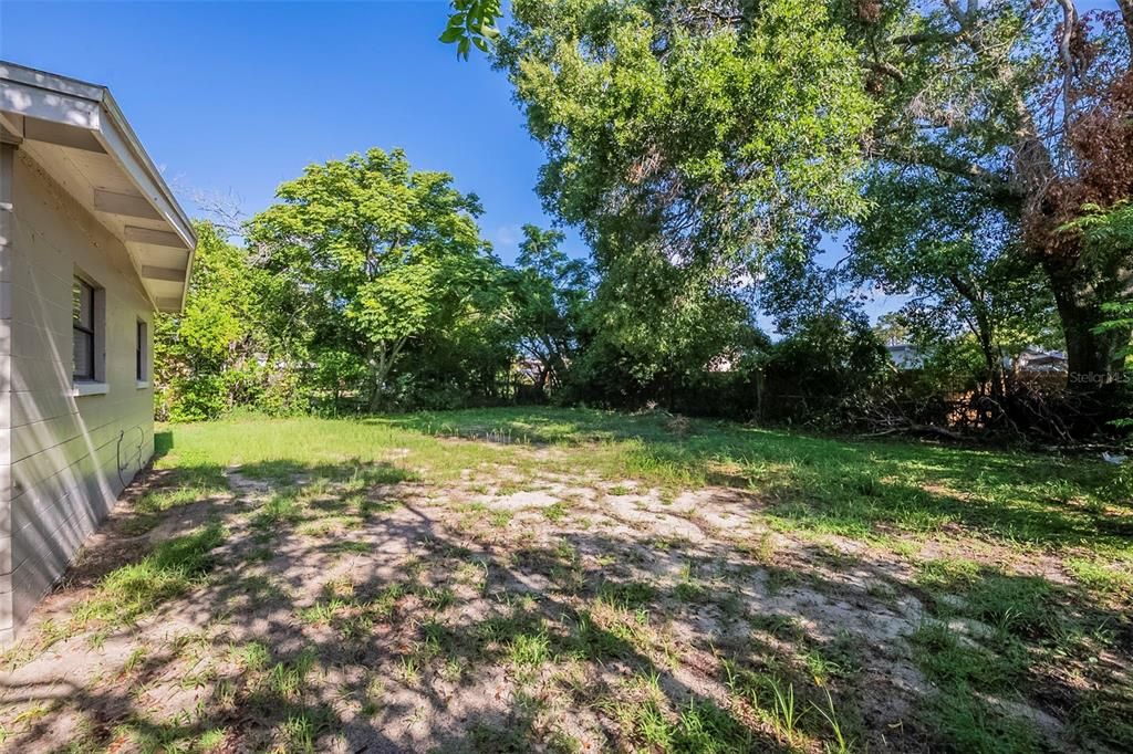 Activo con contrato: $195,000 (3 camas, 1 baños, 965 Pies cuadrados)