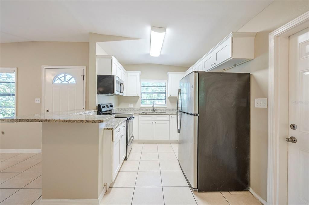 Activo con contrato: $195,000 (3 camas, 1 baños, 965 Pies cuadrados)