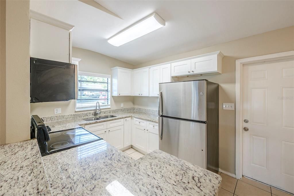 Activo con contrato: $195,000 (3 camas, 1 baños, 965 Pies cuadrados)