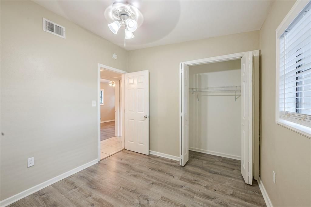 Activo con contrato: $195,000 (3 camas, 1 baños, 965 Pies cuadrados)