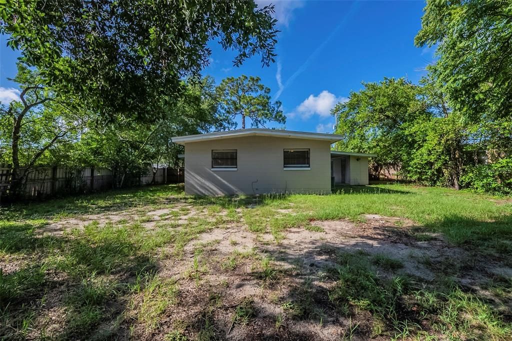 Activo con contrato: $195,000 (3 camas, 1 baños, 965 Pies cuadrados)