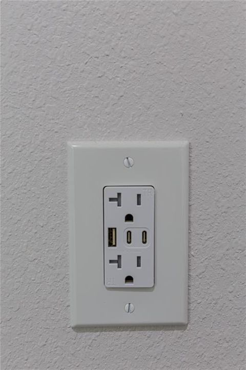 Activo con contrato: $2,500 (3 camas, 2 baños, 1648 Pies cuadrados)