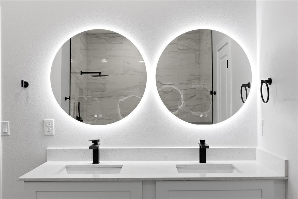 Activo con contrato: $2,500 (3 camas, 2 baños, 1648 Pies cuadrados)