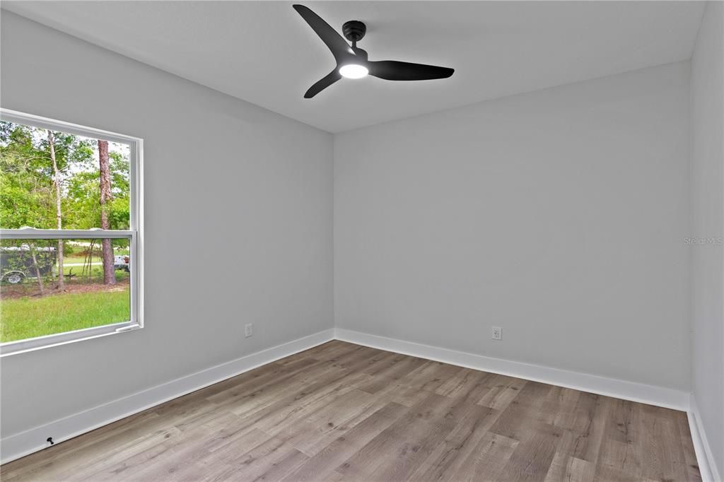 Activo con contrato: $2,500 (3 camas, 2 baños, 1648 Pies cuadrados)