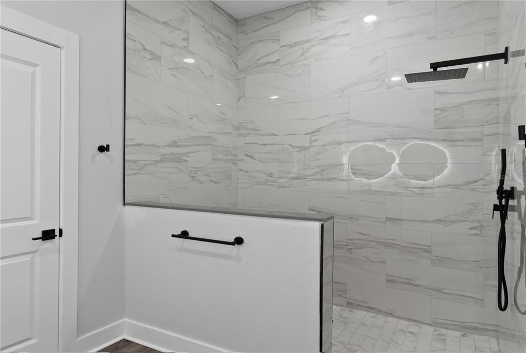 Activo con contrato: $2,500 (3 camas, 2 baños, 1648 Pies cuadrados)