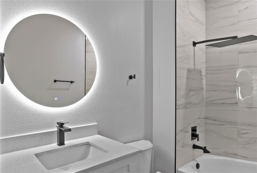 Activo con contrato: $2,500 (3 camas, 2 baños, 1648 Pies cuadrados)