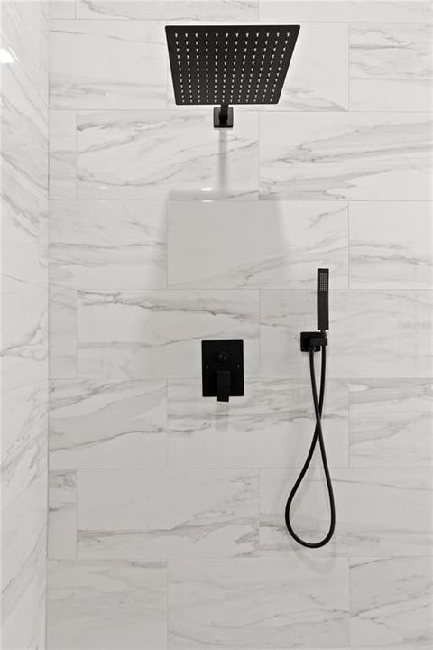 Activo con contrato: $2,500 (3 camas, 2 baños, 1648 Pies cuadrados)