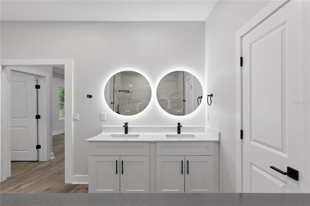 Activo con contrato: $2,500 (3 camas, 2 baños, 1648 Pies cuadrados)