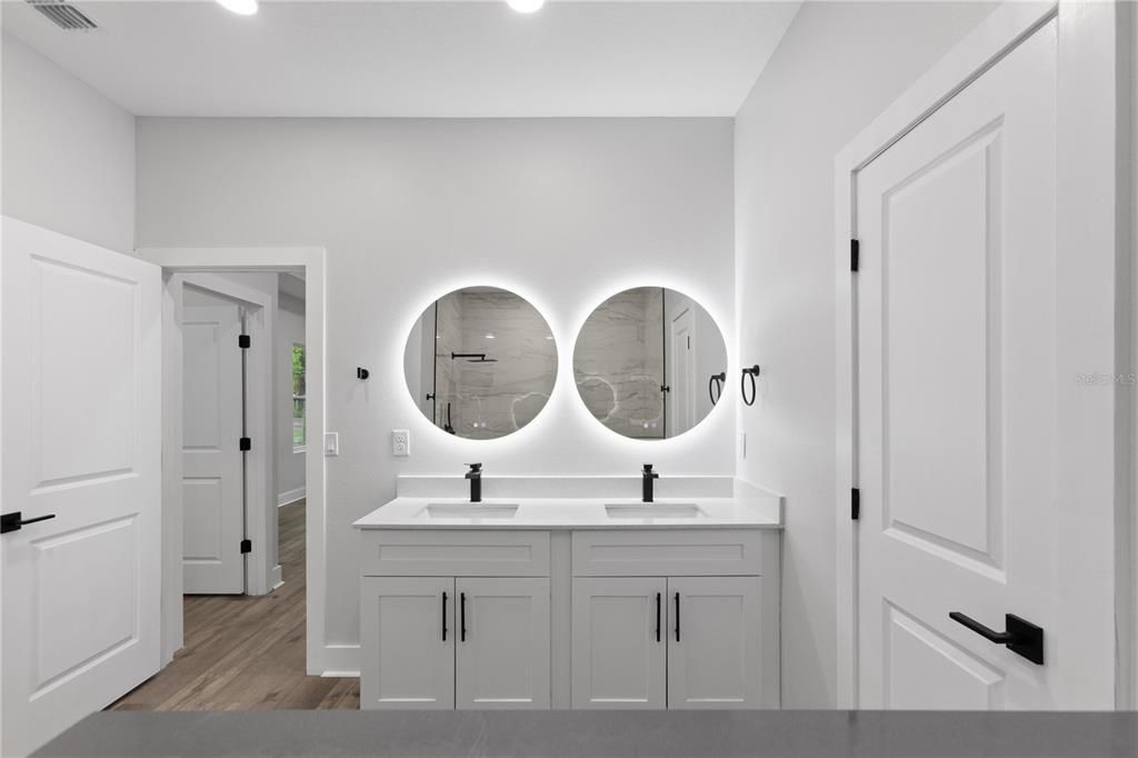 Activo con contrato: $2,500 (3 camas, 2 baños, 1648 Pies cuadrados)