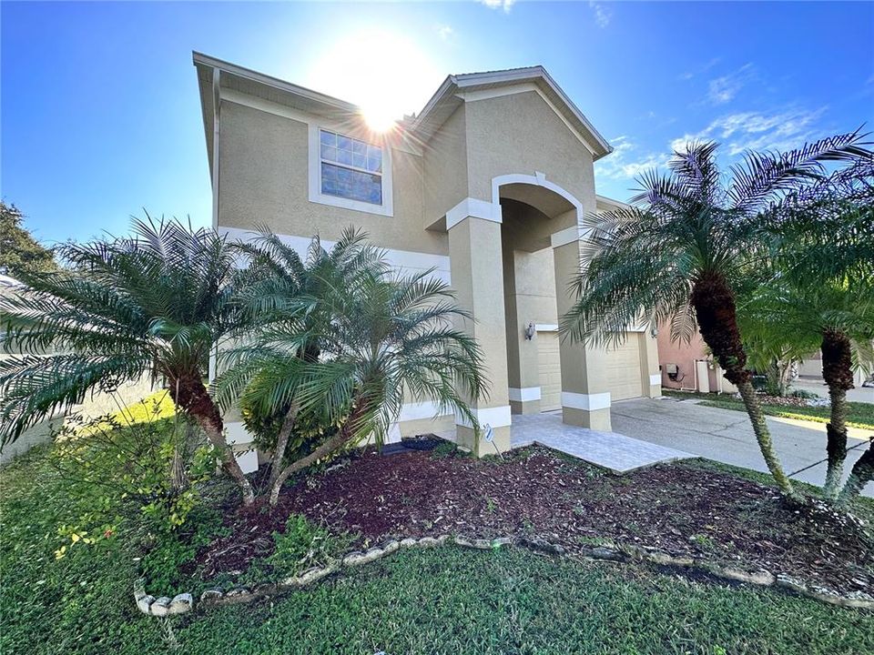 Active With Contract: $2,300 (4 beds, 2 baths, 2407 Square Feet)