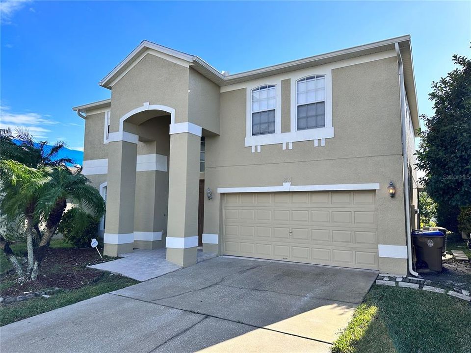 Active With Contract: $2,300 (4 beds, 2 baths, 2407 Square Feet)
