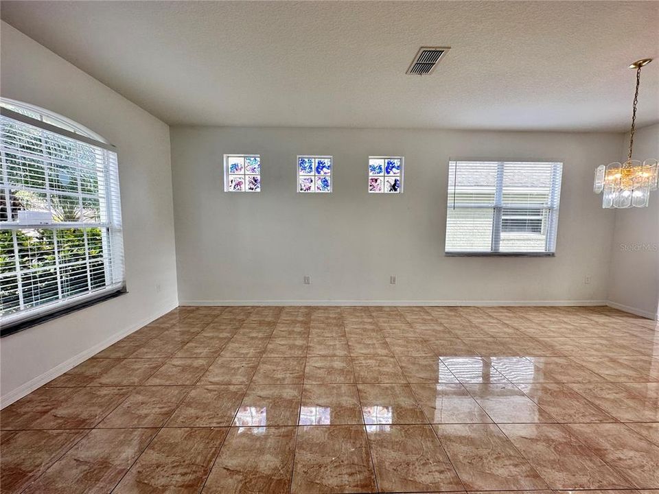 Active With Contract: $2,300 (4 beds, 2 baths, 2407 Square Feet)