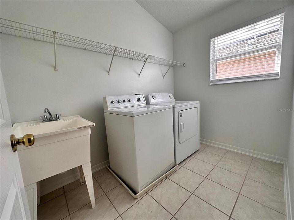 Active With Contract: $2,300 (4 beds, 2 baths, 2407 Square Feet)