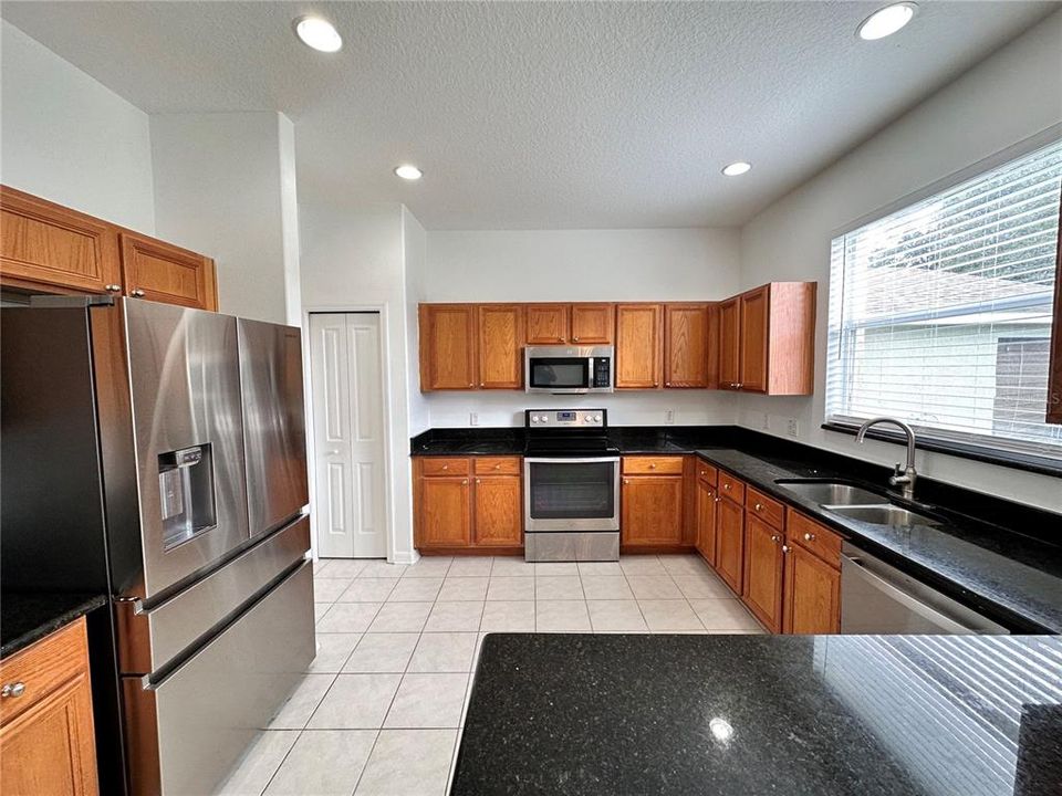 Active With Contract: $2,300 (4 beds, 2 baths, 2407 Square Feet)