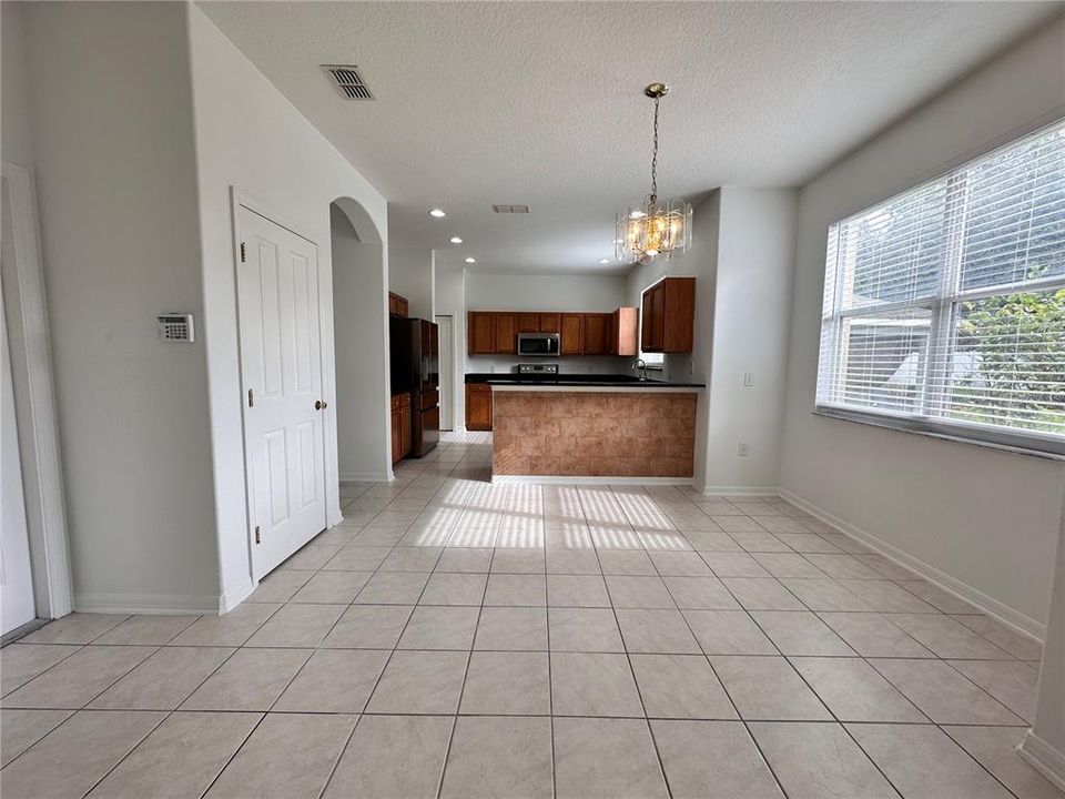 Active With Contract: $2,300 (4 beds, 2 baths, 2407 Square Feet)