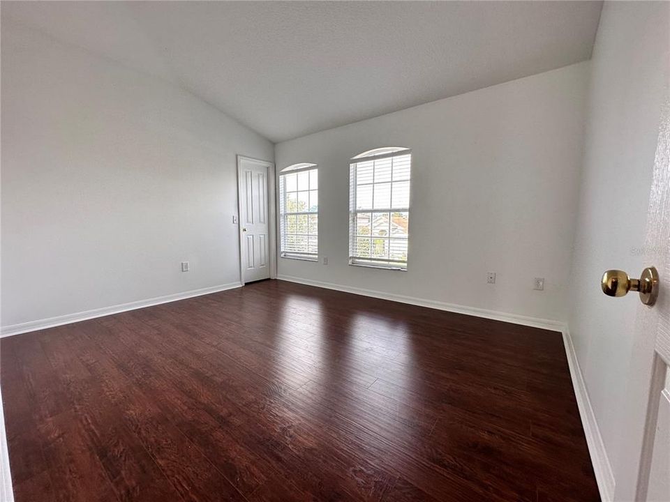 Active With Contract: $2,300 (4 beds, 2 baths, 2407 Square Feet)