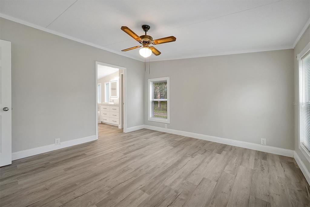 For Sale: $415,000 (4 beds, 2 baths, 1809 Square Feet)