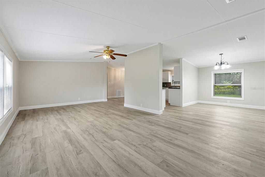 For Sale: $415,000 (4 beds, 2 baths, 1809 Square Feet)