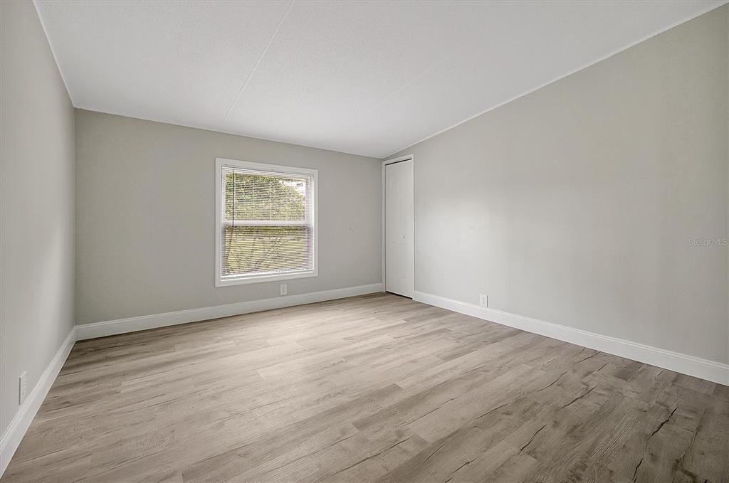 For Sale: $415,000 (4 beds, 2 baths, 1809 Square Feet)