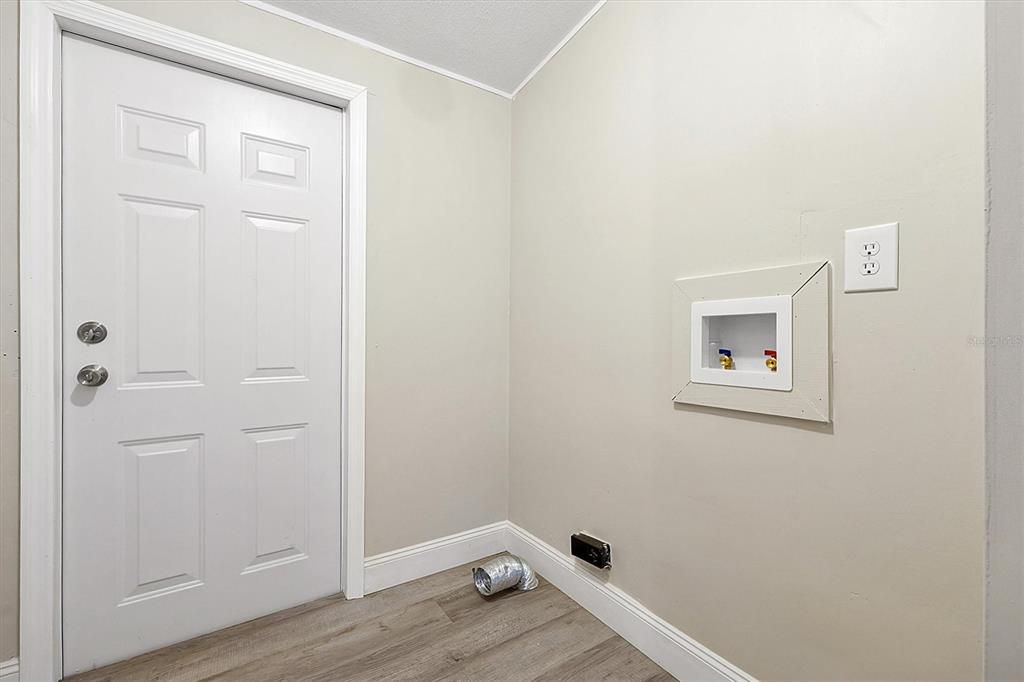 For Sale: $415,000 (4 beds, 2 baths, 1809 Square Feet)