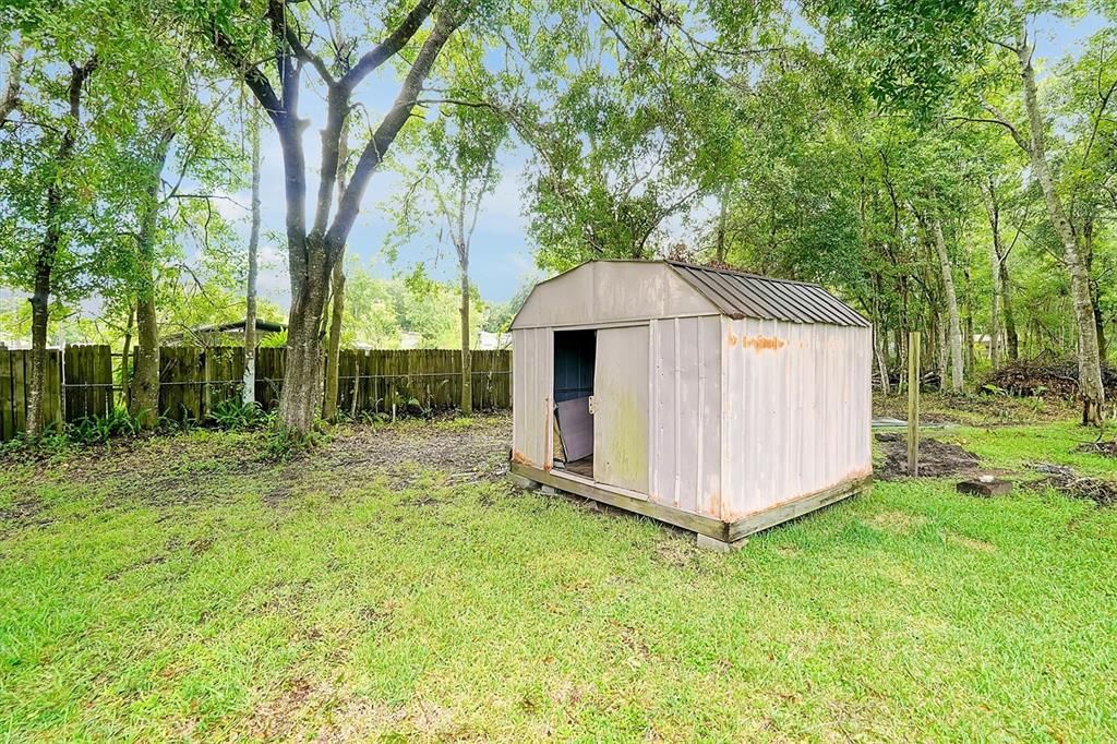 For Sale: $415,000 (4 beds, 2 baths, 1809 Square Feet)