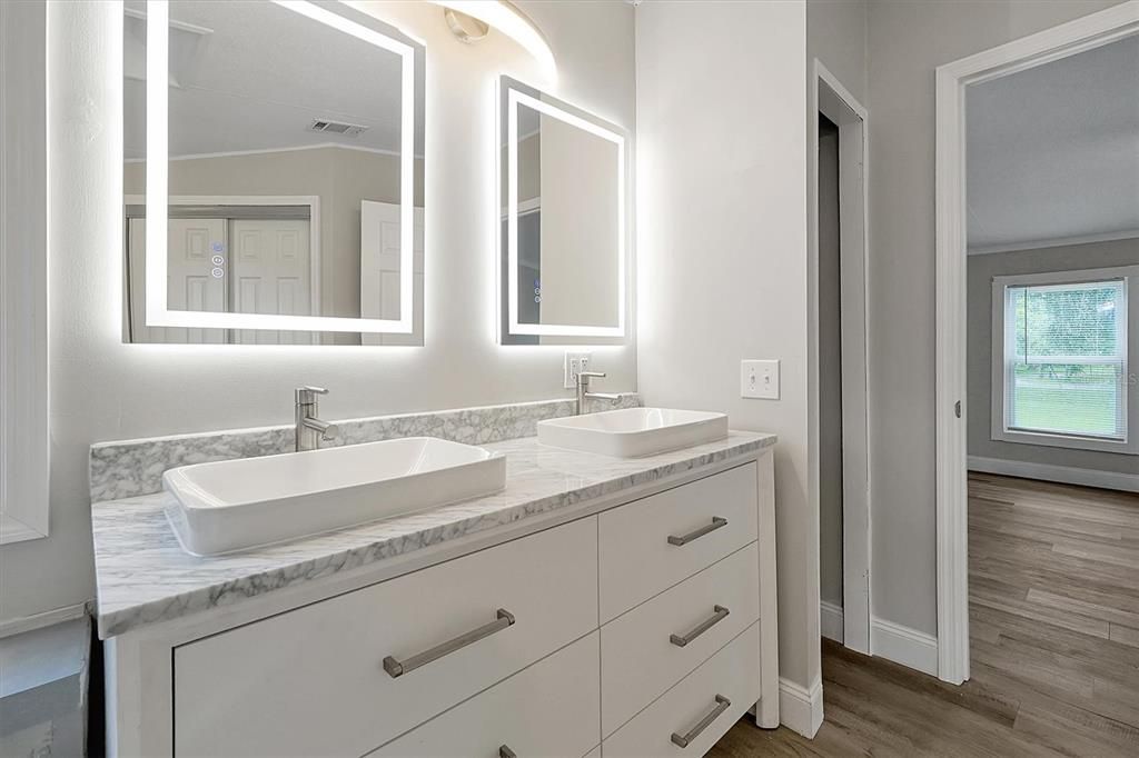 For Sale: $415,000 (4 beds, 2 baths, 1809 Square Feet)