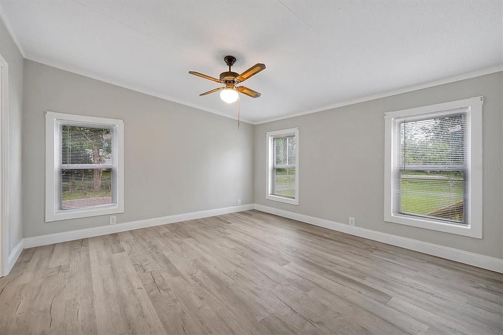 For Sale: $415,000 (4 beds, 2 baths, 1809 Square Feet)