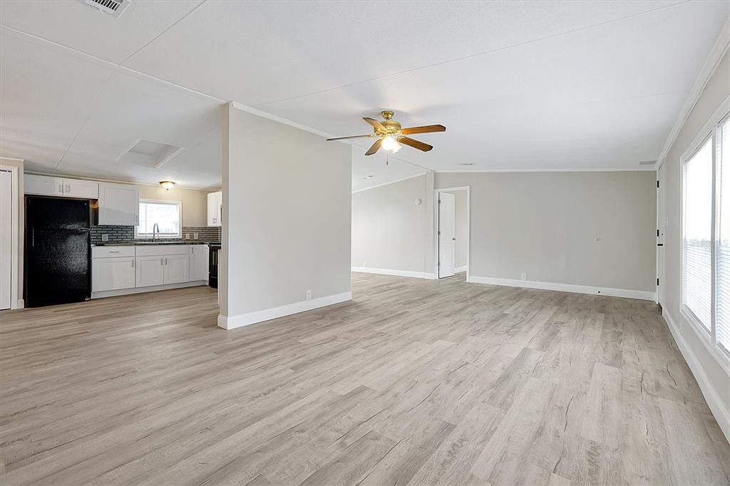 For Sale: $415,000 (4 beds, 2 baths, 1809 Square Feet)