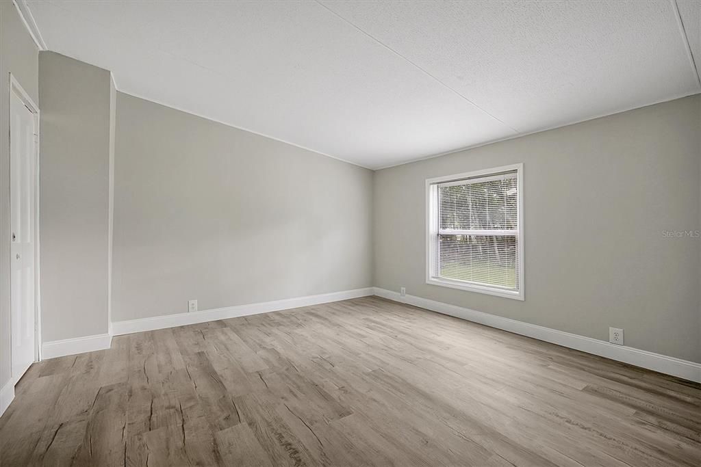 For Sale: $415,000 (4 beds, 2 baths, 1809 Square Feet)